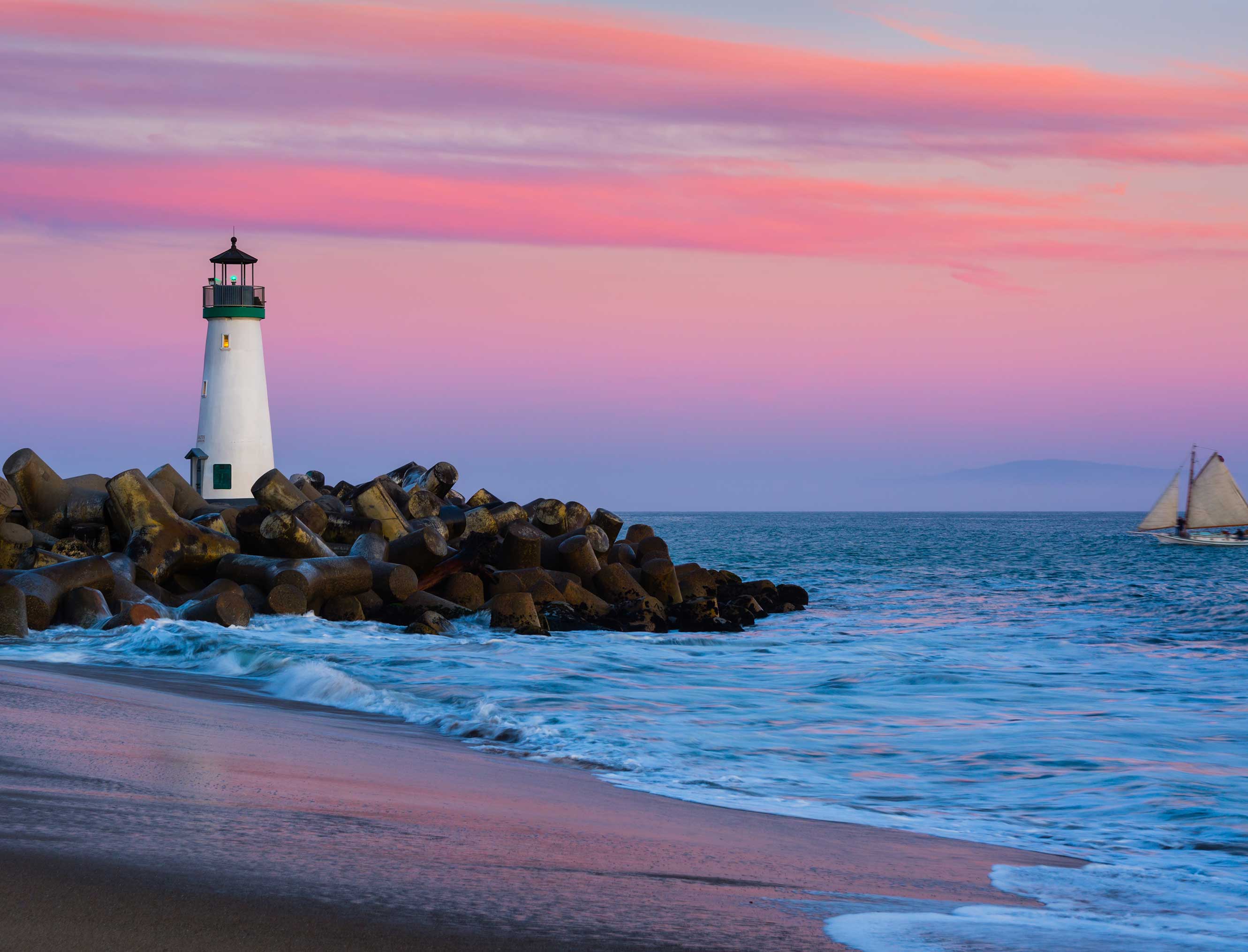 Santa Cruz Breakwater(Walton) Lighthouse